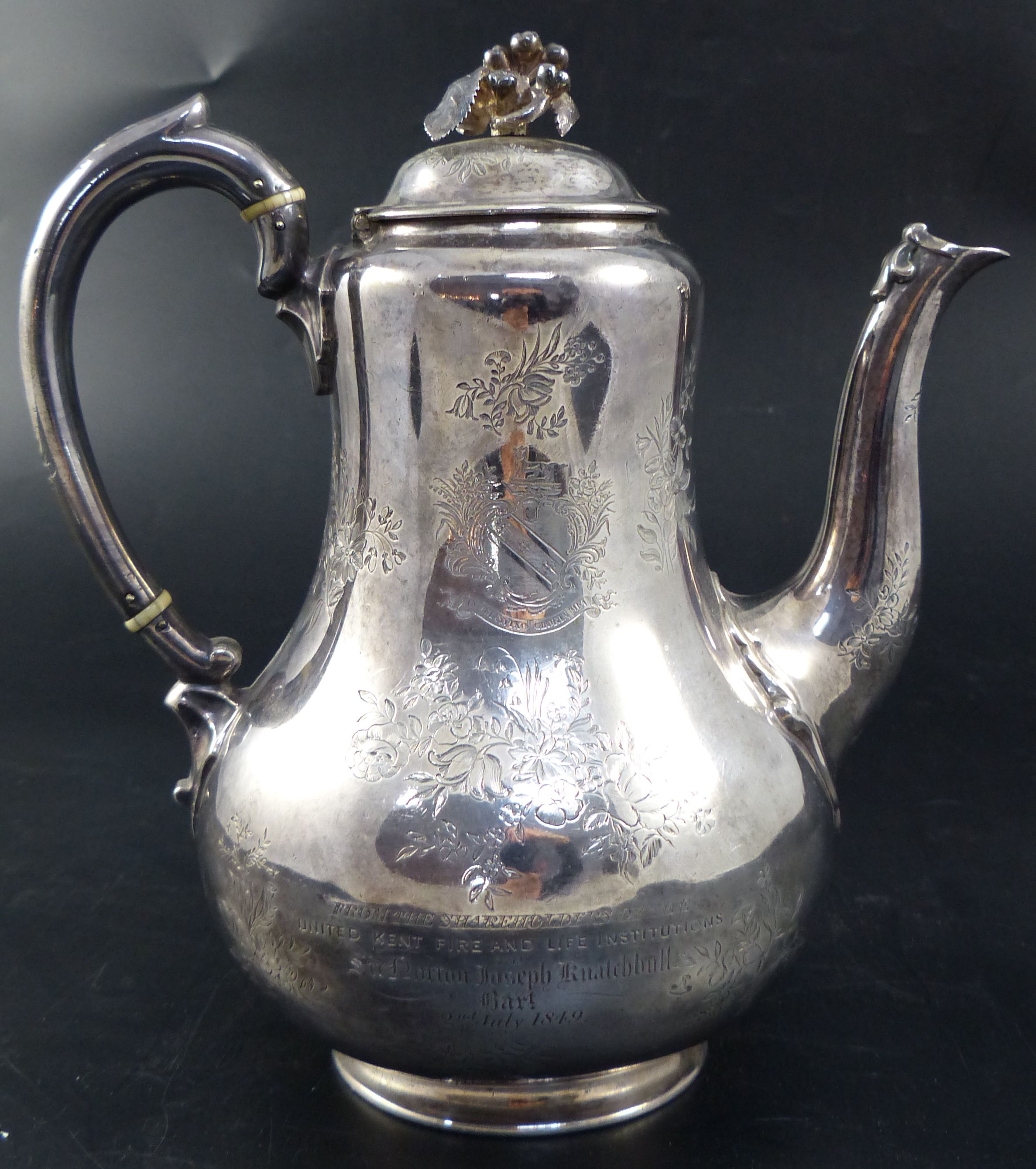 A Victorian silver baluster coffee pot, height 22.9cm, gross 25.5oz.